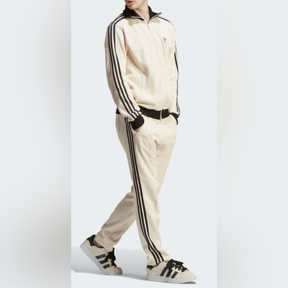 Adidas Unisex original superstar Cream Track Pants NWOT - Picture 1 of 10